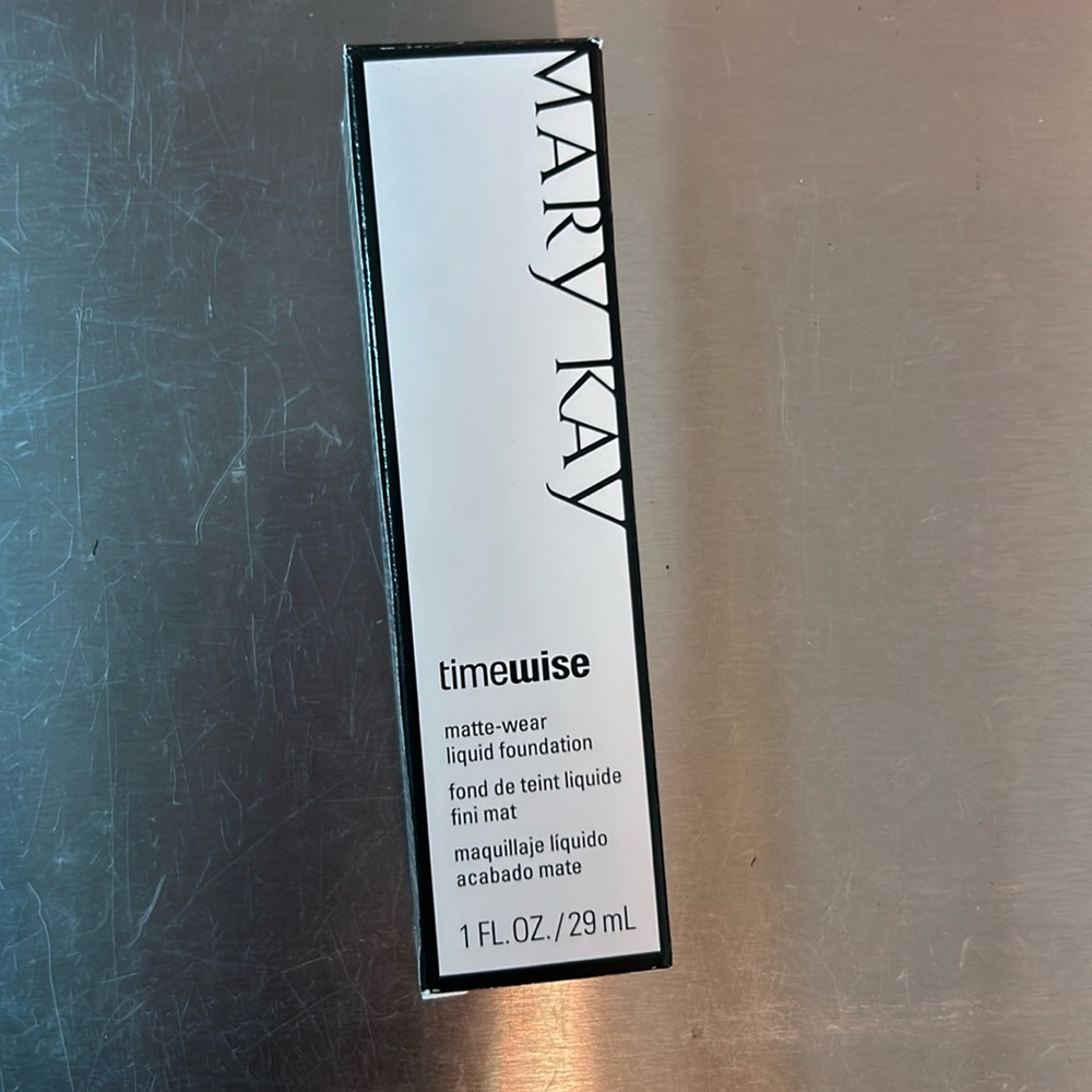 Mary Kay- ivory 5 foundation